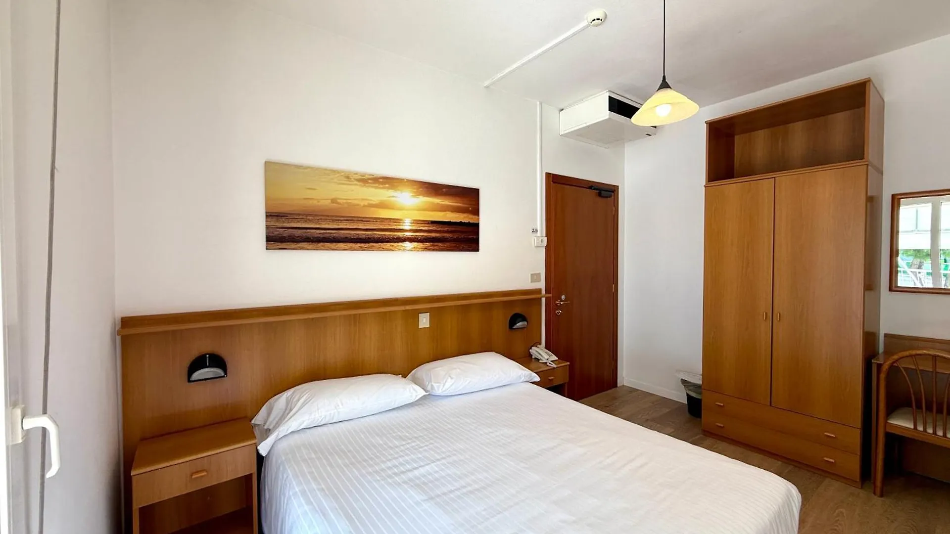 Hotel Palme Park & Beach Included ليدو دي يسولو إيطاليا