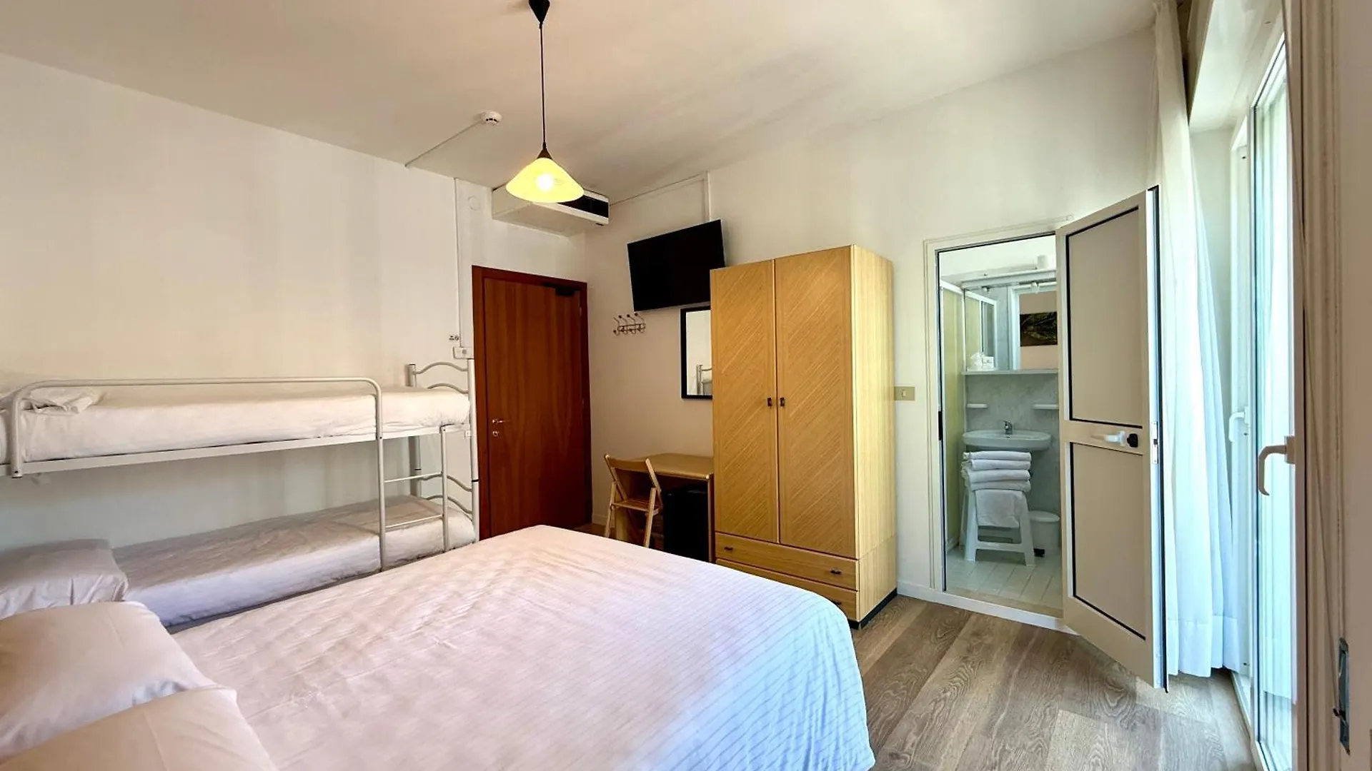 Hotel Palme Park & Beach Included ليدو دي يسولو