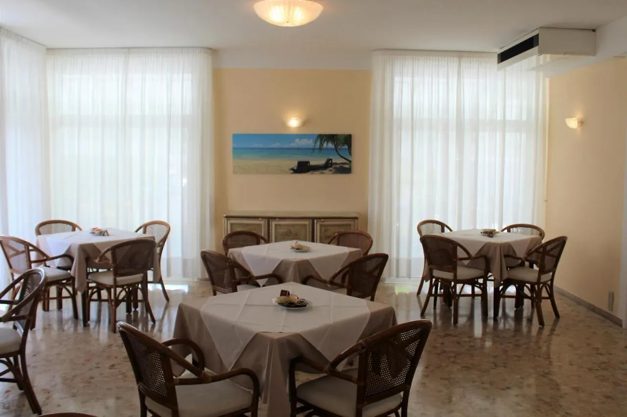 Hotel Palme Park & Beach Included Lido di Jesolo 3*,